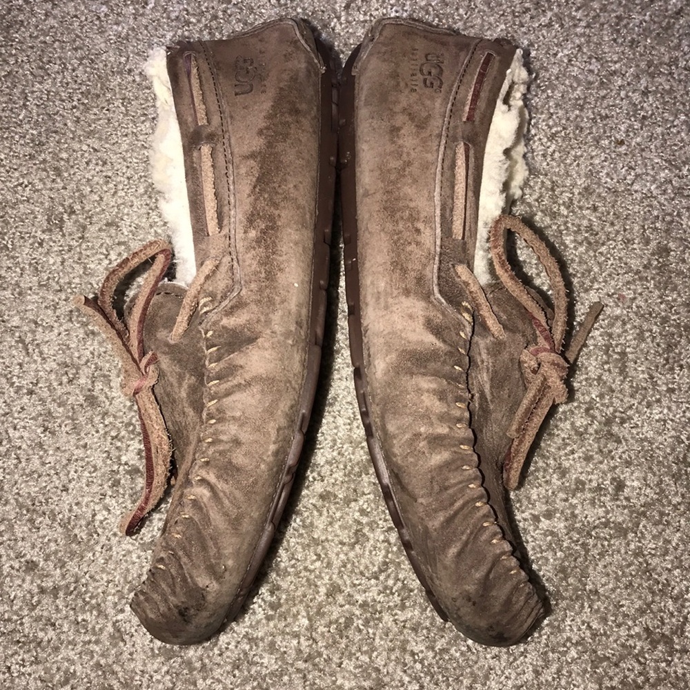 Ugg Dakota Moccasins - Picture 6 of 8